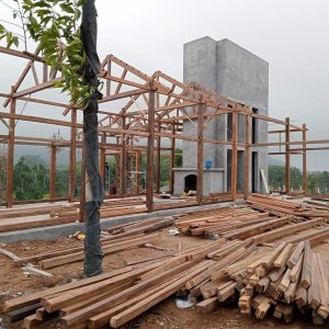 Lắp dựng khung nhà gỗ 2 tầng tại Thạch Thất